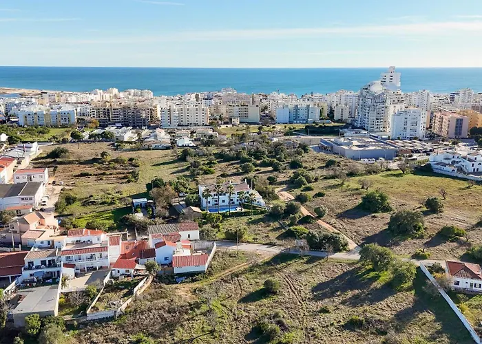 One-bedroom House Close To The * Armação de Pêra